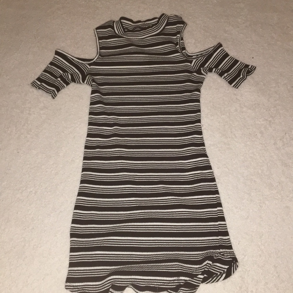 NoBo shoulderless dress